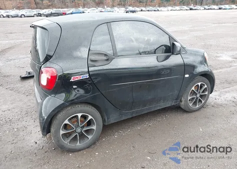 2016 Smart Fortwo Passion/Prime/Proxy/Pure z USA, uszkodzony, nr VIN WMEFJ5DA6GK066480